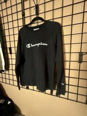 Champion Script Logo Sweatshirt Size M Black Crewneck Pullover Fleece